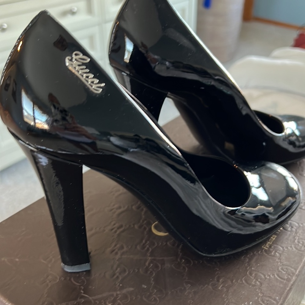 GUCCI. Black patent leather sexy/sublime. 38+